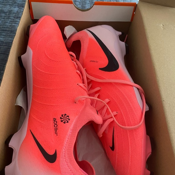 Brand new Soccer cleats Nike phantom’s Size 12 - Picture 2 of 8